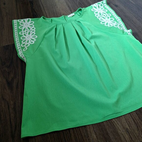 💙 Jodifl Oversized Green Embroidered Flutter Sleeve Top Size S-L - Picture 5 of 8